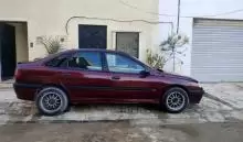 voiture Renault laguna1
